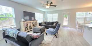 Stunning Newer, 2 Story 3/2.5 Home in a Quiet Cul-de-sac Gallery 7