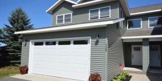 Stylish End-Unit Living | 3BR + 2.5BA Gallery 1