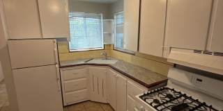 Charming 2 Bed Home Near Central Park Gallery 3