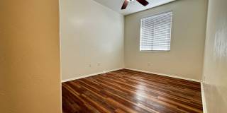 Eastside (Stella and Kolb) 4 bedroom  2 bath house with 2 car garage near Lakeside Park! Gallery 10