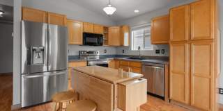 Amazing 3 Bedroom/2 Bath Bi-Level Home for Rent Gallery 5