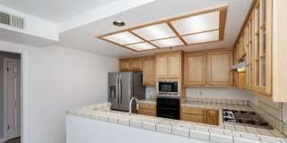 2BR/2.5BA Townhouse with Bay Views + 3 Decks | 2-Car Garage | San Carlos | YouTube Tour Gallery 19