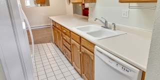 Redlands Escape - 2 Bedroom Condo with sunroom! Gallery 6