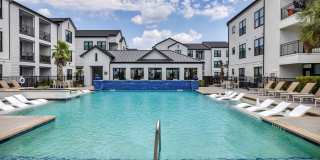 The Peri on Westheimer Gallery 2