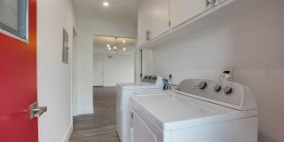 Stylish Mid‑Century Building in West Adams Park Tract Gallery 20