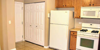 Large 2 Bedroom Townhome in Lakemoor! Gallery 4