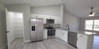 7233 N Racliff Ave Gallery 3