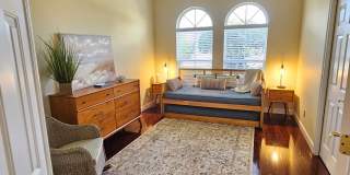 Seasonal Short-Term 4 Bedroom 3 Bathroom Heated Pool Home located in Venetian Golf & River Club! Gallery 38