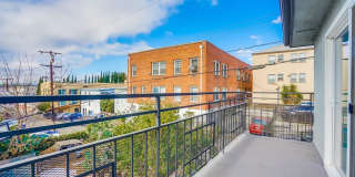 Stylish Mid‑Century Building in West Adams Park Tract Gallery 9
