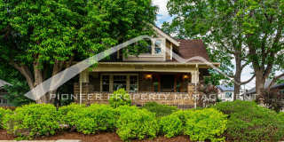 Beautiful Home with Swamp Cooler and Parking Gallery 1