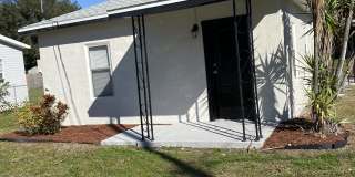 615 Ash Street Gallery 1