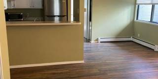 Condo in Pendleton Square Gallery 4