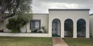 8237 E ROSE Lane 8237 E ROSE Lane Gallery 1