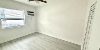 1043 NW 2nd St Gallery 6