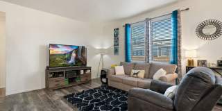 Beautiful 5 Bed Home in Raindance Gallery 11