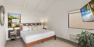 Lavish Oceanfront Estate w/Pool, Spa & AC - Close to Beaches: Maunalua Sunset Gallery 26