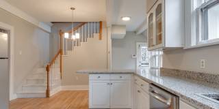 Charming 3BR/1B Conveniently Located Near Rhodes College! Gallery 7