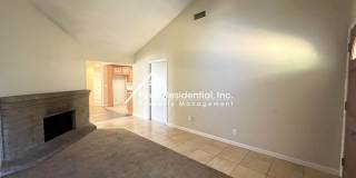 Spacious 2bd/1ba Duplex with Garage near American River College Gallery 4