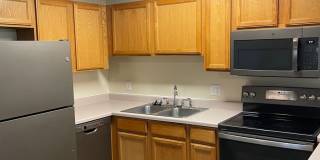 Comfortable 3-Bedroom Condo in Brandon – Available Now! Gallery 1