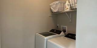 Beautiful 2 Bedroom, 2 bath home near park Gallery 9