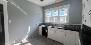 Large Single Family Five Bedroom Home! Large Single Family Five Bedroom Home! Gallery 14