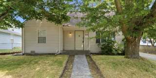 Lakeridge home with yard and garage. Gallery 1
