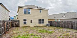 Open-Concept 3BR + Game Room Near Fort Sam & Randolph - Realtor Commission: $500 Gallery 40