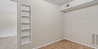 Spacious Ground Floor Condo in Silver Spring Gallery 11