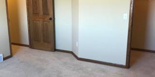 Beautiful West Side 3 Bed/2.5 Bath Townhome! Gallery 30