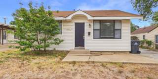 Very cute, move in ready 2 bed 1 bath! Gallery 1