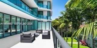 9901 W Bay Harbor Drive Gallery 14