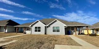 Close to school/ Granite countertop Gallery 1