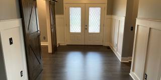 4 Bedroom Home w/ Office and 3 Car Garage Gallery 4