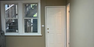 Charming and cozy 1st floor 2.5 bedroom. 1 bath Gallery 19