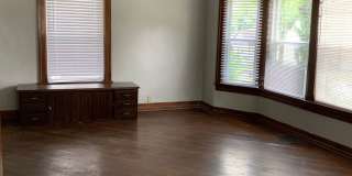 CANDY STRIPE HOME! 4 BD/2 BA Gallery 10