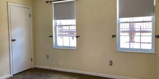 Charming 2 Bedroom/2 Bathroom Townhome in Federal Hill W/ Parking Gallery 13