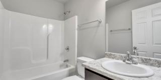 Beautiful 2 Bed 2 Bath | Waterloo | Near Lost Island Waterpark Gallery 39
