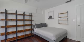 1714 Costado St Gallery 24