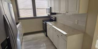 CHARMING AND UPDATED 2 BEDROOM 1 BATH Gallery 7