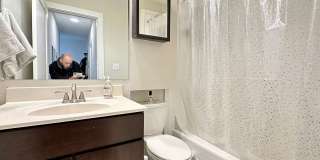 AWESOME MISSION HILL 3 BED!!! Gallery 22