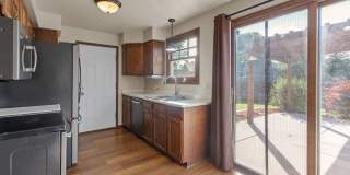 Beautiful 4 bed, 2 bath on Cul-de-sac  w/ large yard available in Central Loveland Gallery 10