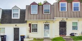 1835 VILLAGE GREEN Drive 1835 VILLAGE GREEN Drive Gallery 1