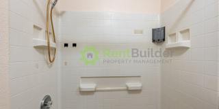 NEWLY UPGRADED CARPET, PAINT AND WINDOW BLINDS Gallery 14