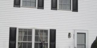 3 Bedroom, 1.5 Bath Townhouse Gallery 1