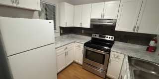 Newly renovated FIRST floor 2/2 - Will go fast Gallery 8