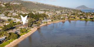 Wailupe Seaside Haven: Beachfront Luxury Home w/ Infinity Pool & City Proximity Gallery 42
