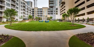 Nine15 Midtown Gallery 33