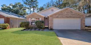 Cozy 3 Bedroom, 2 Bathroom abode with 2 car garage Gallery 1