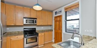 2723 W Wellington Gallery 1