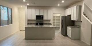 Beautiful 4Bdm 2.5Ba Home, Centrally located! Gallery 6